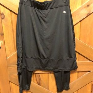 Snoga black athletic skirt with attached leggings